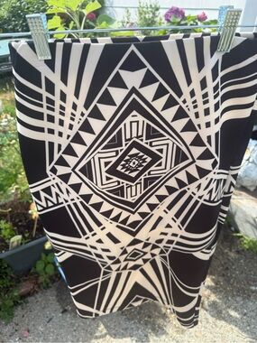 by & by EUC Black and White Pencil Skirt Sz S